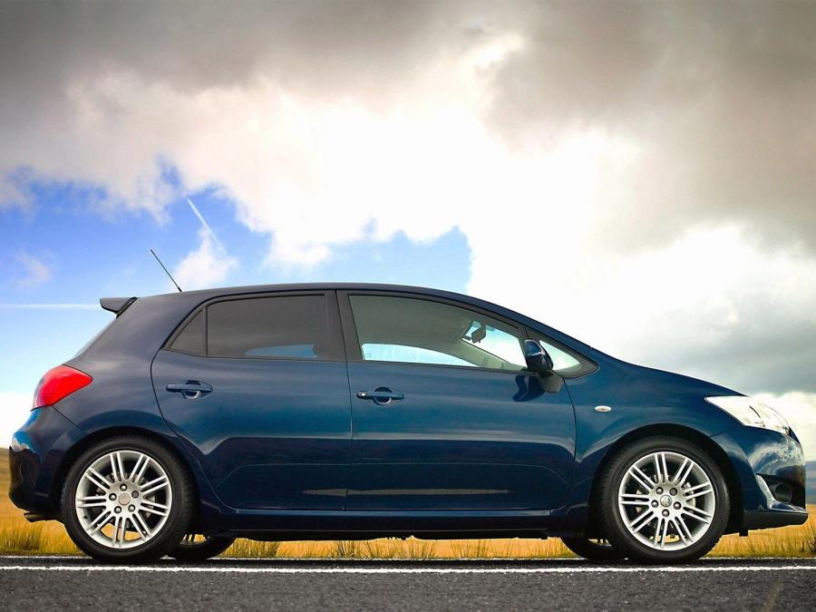  Toyota Auris SR 5-Door 2008 года  (UK) (фото 2 из 9)